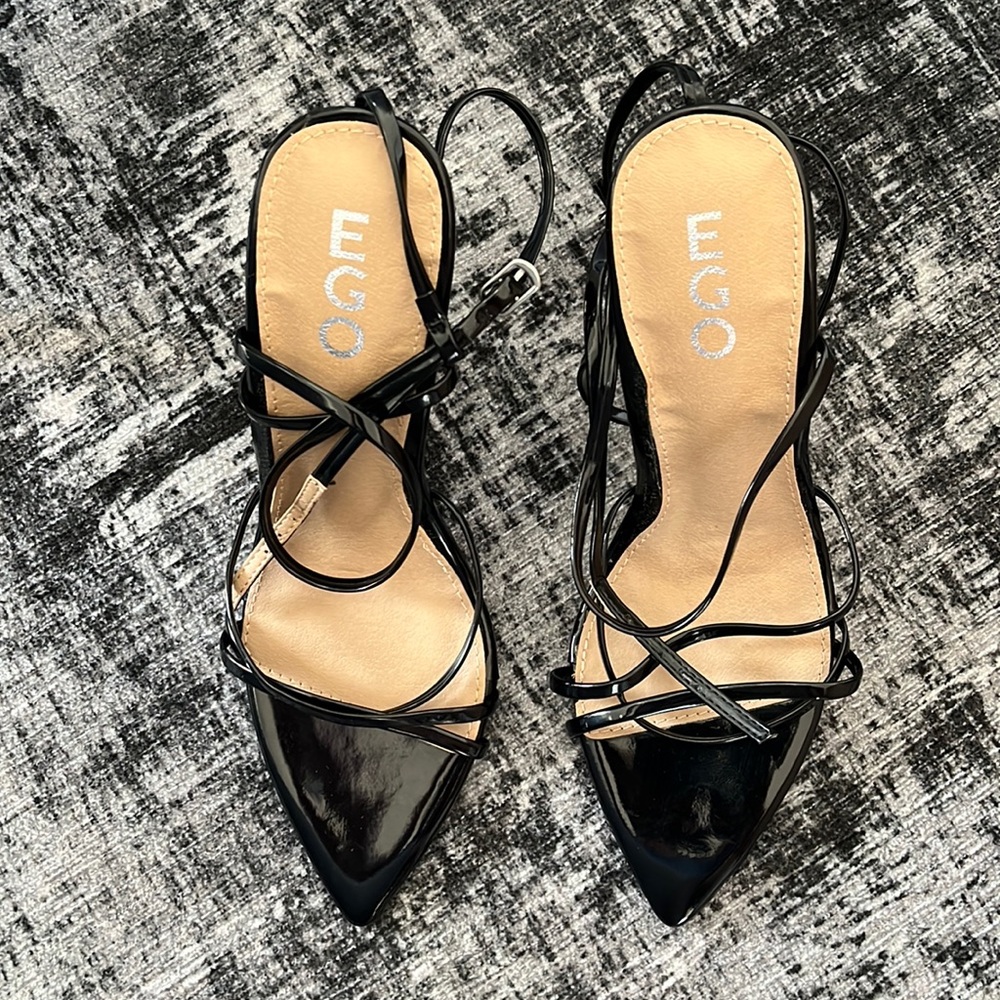 Size 7 EGO black strapped sandals